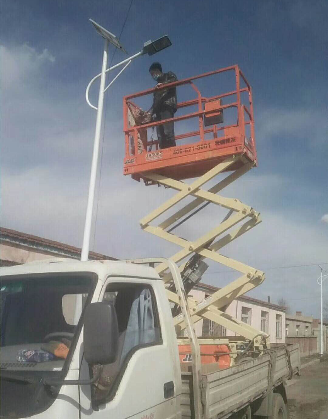 太阳能路灯安装现场